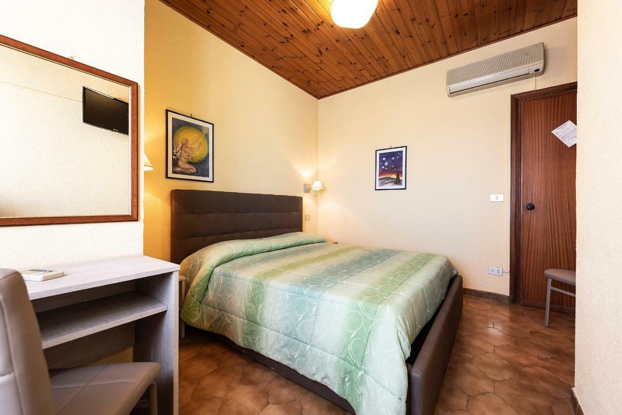 Hotel Aurelia Tarquinia Esterno foto