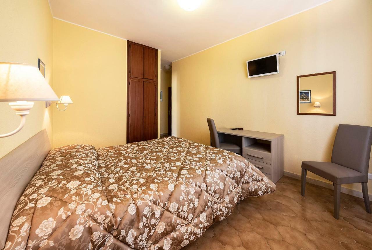 Hotel Aurelia Tarquinia Esterno foto